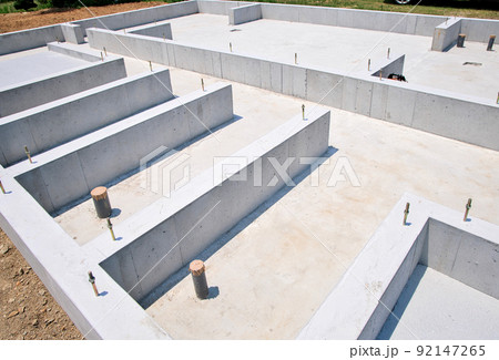 住宅のコンクリート基礎 92147265