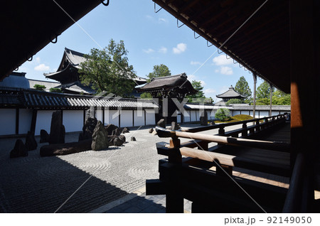 東福寺 回廊から南庭を望む 京都市東山区 東福寺 回廊から南庭を望む 京都市東山区 92149050
