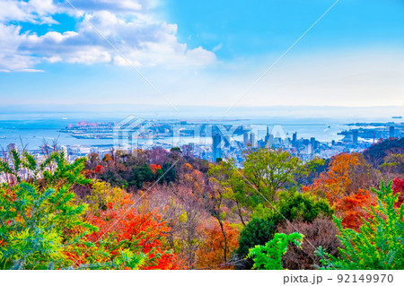 布引ハーブ園の紅葉と神戸の街並 布引ハーブ園の紅葉と神戸の街並 92149970