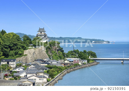 八坂川河口の杵築城と街並み 92150391