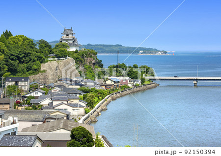八坂川河口の杵築城と街並み 92150394