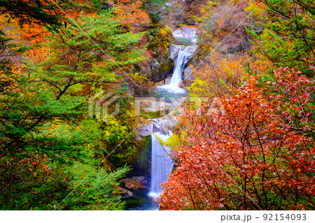 尾白川渓谷：神蛇滝（秋） 92154093