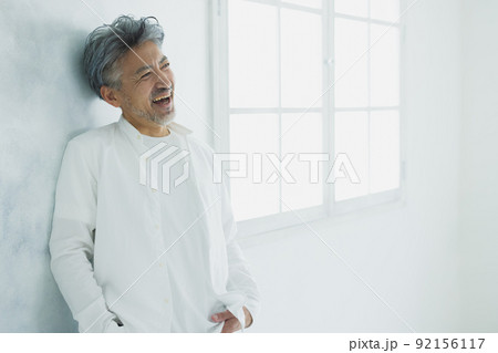 グレイヘアの男性 グレイヘアの男性 92156117