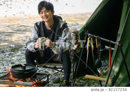 男子ソロキャン オールシーズン用　カメラ目線 92157250