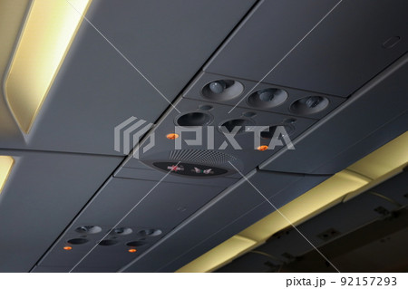 飛行機の読書灯 飛行機の読書灯 92157293