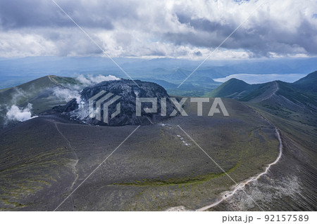 空から見た樽前山(空撮) 空から見た樽前山(空撮) 92157589