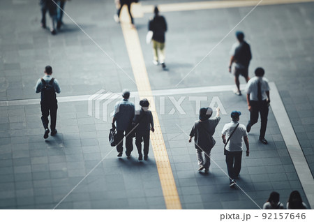 歩行者の風景 大阪 日本 92157646