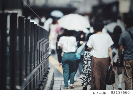 歩行者の風景 92157660