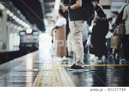 プラットホームの風景 プラットホームの風景 92157789