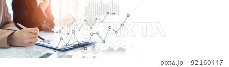 データ分析イメージ　バナー・広告向け横長ビジュアル 92160447