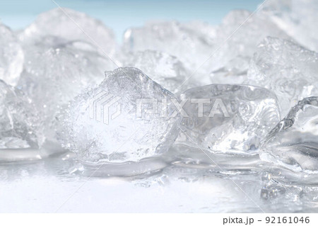 冷たくて美味しい氷 92161046
