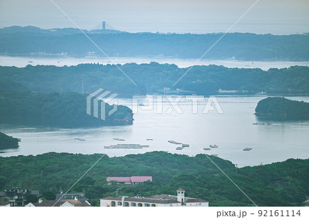 夏の曇りの日の横山展望台(望遠) 夏の曇りの日の横山展望台(望遠) 92161114
