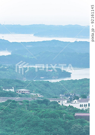 夏の曇りの日の横山展望台(望遠) 夏の曇りの日の横山展望台(望遠) 92161145
