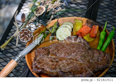 キャンプのBBQ焼肉のイメージ	 92161411