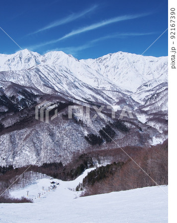 冬の白馬岩岳スノーフィールド　VIEW Bコースから白馬三山を望む 92167390
