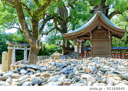 夏の宇美八幡宮　子安石　福岡県宇美町 92168840
