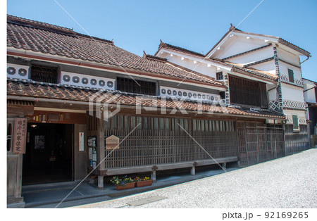 岡山県高梁市成羽町　吹屋ふるさと村の古い町並み 92169265