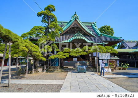 東京都葛飾区柴又の帝釈天(題経寺)の帝釈堂と瑞龍松 92169823