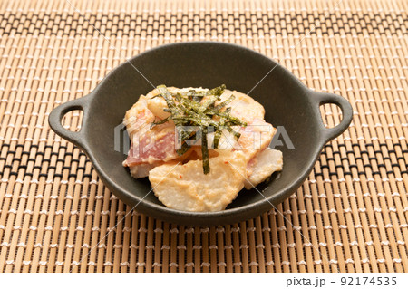 山芋とベーコンの明太子マヨネーズ和え 山芋とベーコンの明太子マヨネーズ和え 92174535