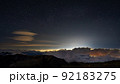 夜の雲海と星空 92183275
