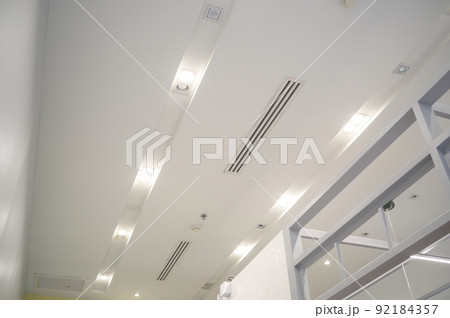 Ceiling mounted cassette type air conditioner Ceiling mounted cassette type air conditioner 92184357