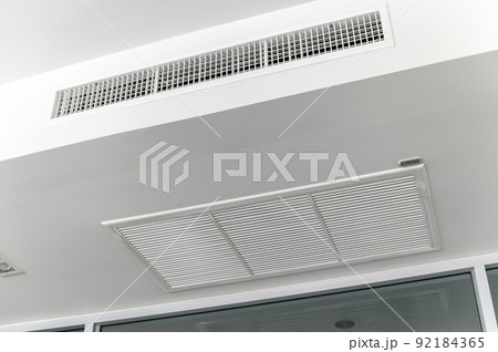 Ceiling mounted cassette type air conditioner 92184365