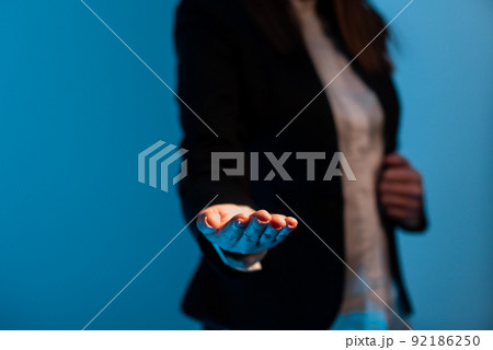 Businesswoman Holding Important Message On Hand. Woman In Suit Presenting Crutial Informations Over One Palm. Executive Showing Recent Announcements. New Ideas Displayed. Businesswoman Holding Important Message On Hand. Woman In Suit Presenting Crutial Informations Over One Palm. Executive Showing Recent Announcements. New Ideas Displayed. 92186250