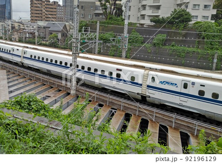 東海道新幹線　東京都品川区北品川  権現山公園から　令4年7月  92196129