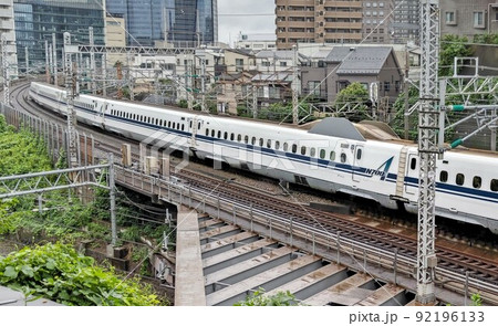 東海道新幹線　東京都品川区北品川  権現山公園から　令4年7月  92196133