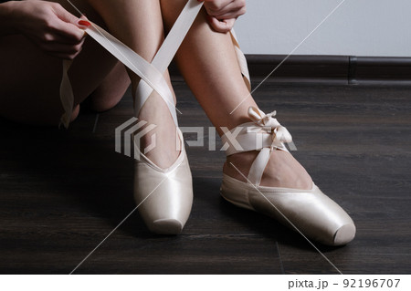 ballerina feet closeup ballerina feet closeup 92196707