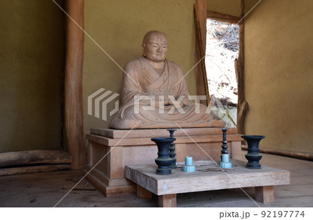 吉野山 西行庵の西行像 奈良県吉野郡吉野町 吉野山 西行庵の西行像 奈良県吉野郡吉野町 92197774