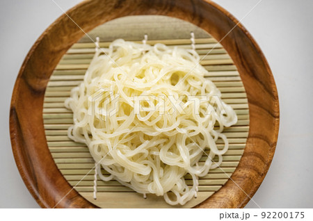 冷麺の麺 92200175