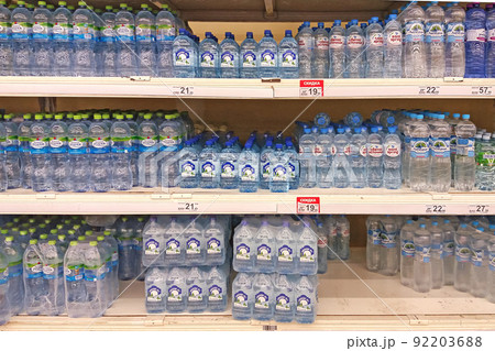 bottled drinking water on supermarket shelves, Moscow 20/08/2020 bottled drinking water on supermarket shelves, Moscow 20/08/2020 92203688