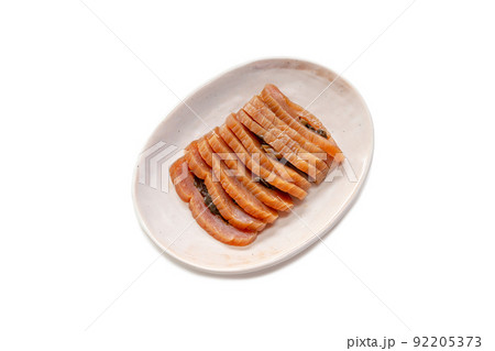 皿に乗せたピリ辛の鉄砲漬け【白背景・切り抜き】 皿に乗せたピリ辛の鉄砲漬け【白背景・切り抜き】 92205373