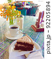 カフェのチョコレートケーキとコーヒー　グアテマラ 92205894