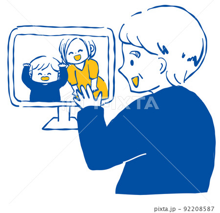 リモート通話を楽しむ祖母と孫　シンプル 92208587