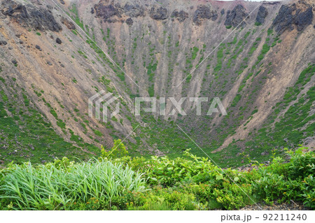 吾妻小富士の噴火口 92211240