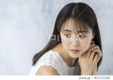 若い女性 ビューティーイメージ ポートレート 若い女性 ビューティーイメージ ポートレート 92212300