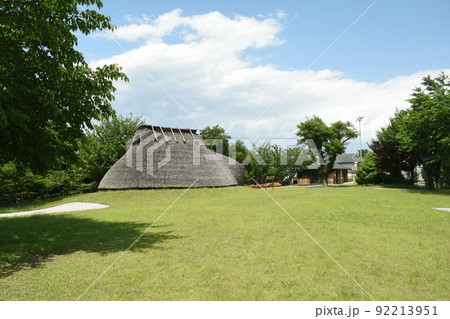 本町田遺跡公園の竪穴式住居 92213951