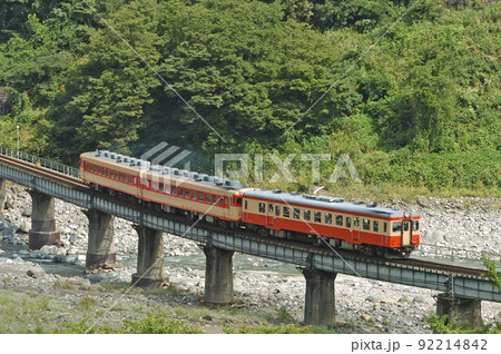 大糸線　根知ー小滝　JR西日本　キハ52-115+キハ58-596+キハ28-2119 92214842