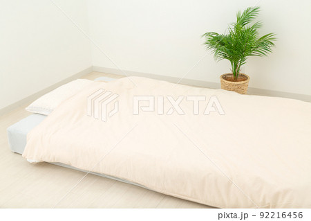 マットレスと布団と枕 92216456