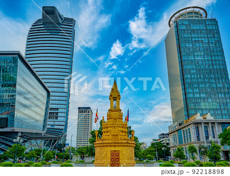 カンボジア首都プノンペンのランドマーク的なビルディング 92218898