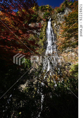天滝と紅葉 天滝と紅葉 92228821