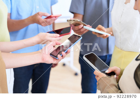 スマホ 大人数 集団 情報 連絡先 交換 共有 アプリ オンライン スマホ 大人数 集団 情報 連絡先 交換 共有 アプリ オンライン 92228970