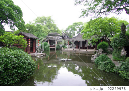 中国　蘇州の古典庭園　同里地区　退思園の光景　蘇州古典園林　世界遺産の中国式庭園 92229978