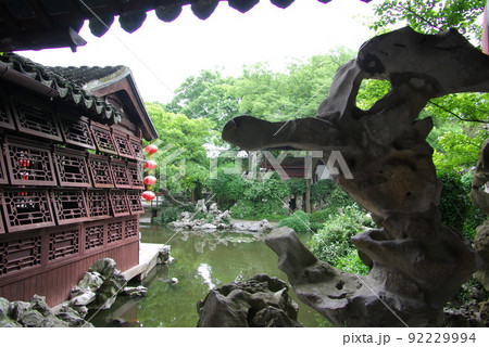 中国 蘇州の古典庭園 同里地区 退思園の光景 蘇州古典園林 世界遺産の中国式庭園 中国 蘇州の古典庭園 同里地区 退思園の光景 蘇州古典園林 世界遺産の中国式庭園 92229994