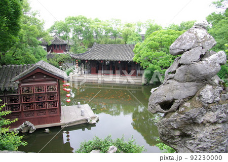 中国 蘇州の古典庭園 同里地区 退思園の光景 蘇州古典園林 世界遺産の中国式庭園 中国 蘇州の古典庭園 同里地区 退思園の光景 蘇州古典園林 世界遺産の中国式庭園 92230000