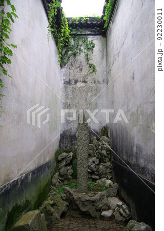 中国 蘇州の古典庭園 同里地区 退思園の光景 蘇州古典園林 世界遺産の中国式庭園 中国 蘇州の古典庭園 同里地区 退思園の光景 蘇州古典園林 世界遺産の中国式庭園 92230011