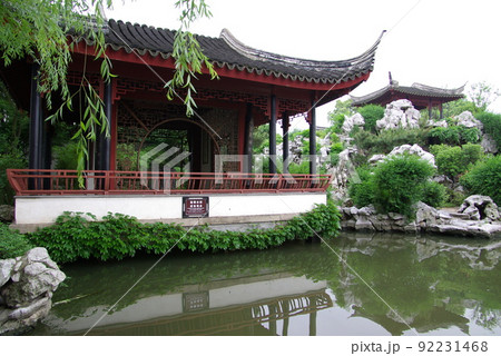 中国 蘇州の古典庭園 同里古鎮 珍珠塔景園の光景 蘇州古典園林 近代作庭の中国式庭園 中国 蘇州の古典庭園 同里古鎮 珍珠塔景園の光景 蘇州古典園林 近代作庭の中国式庭園 92231468