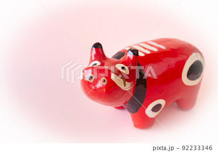 郷土玩具の赤べこ　疫病退散 92233346